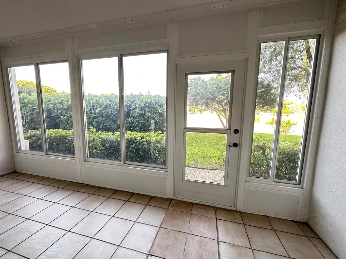 Photo of Unit E1 at 1904 Bermuda Circle