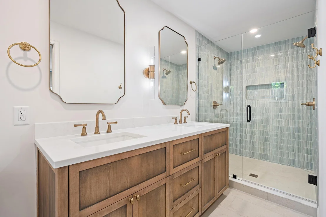 Photo of 109 E RIVERSIDE Drive