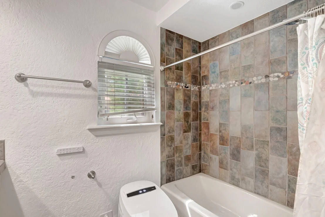 Photo of 930 N Parkside Cir Circle N