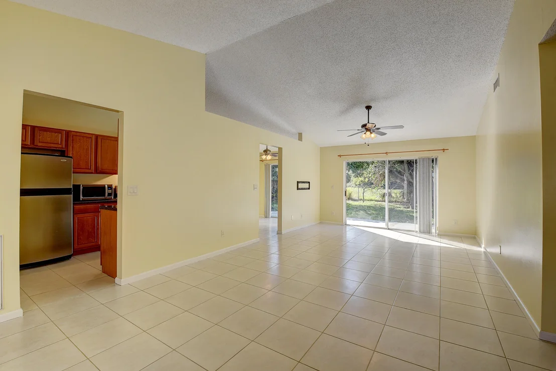 Photo of 742 W Ocean Drive