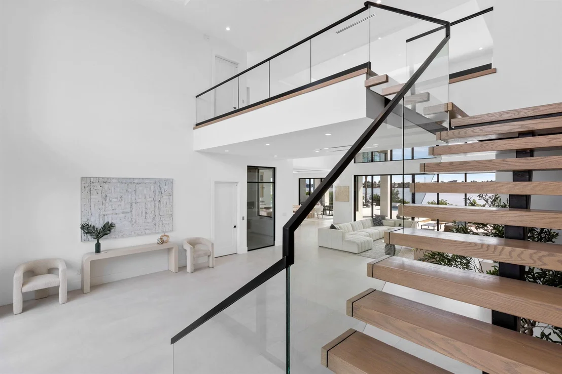 Photo of 88 W Riverside Drive