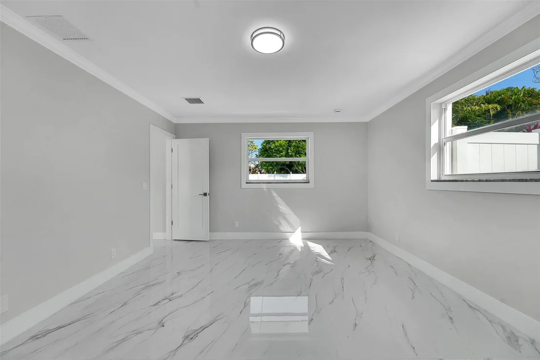 Photo of 1190 Dolphin Road