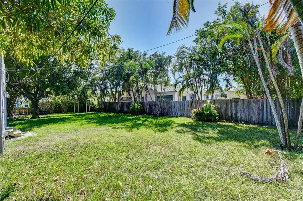 Photo of 415 Avenida Alegre