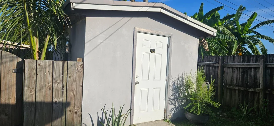 Photo of 1120 E River Drive
