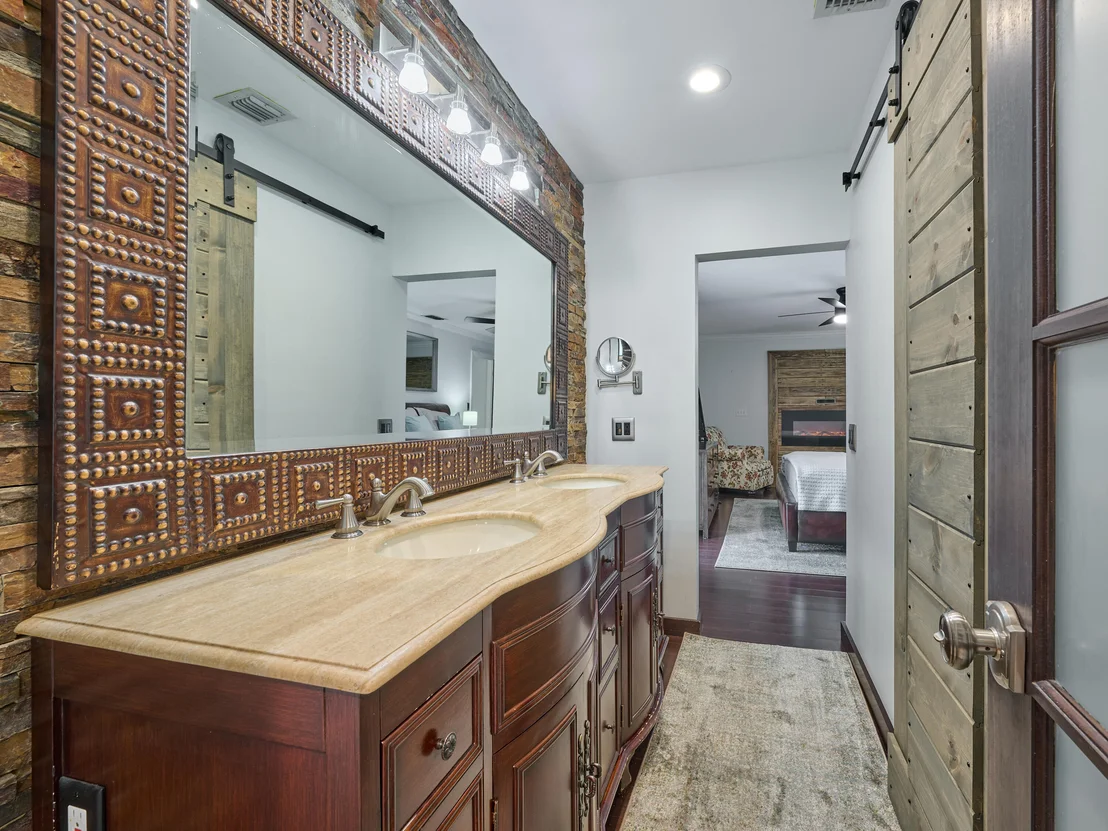 Photo of 2652 NE 3rd Street