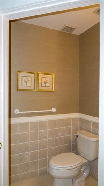 Photo of 525 E Misty Oaks Drive