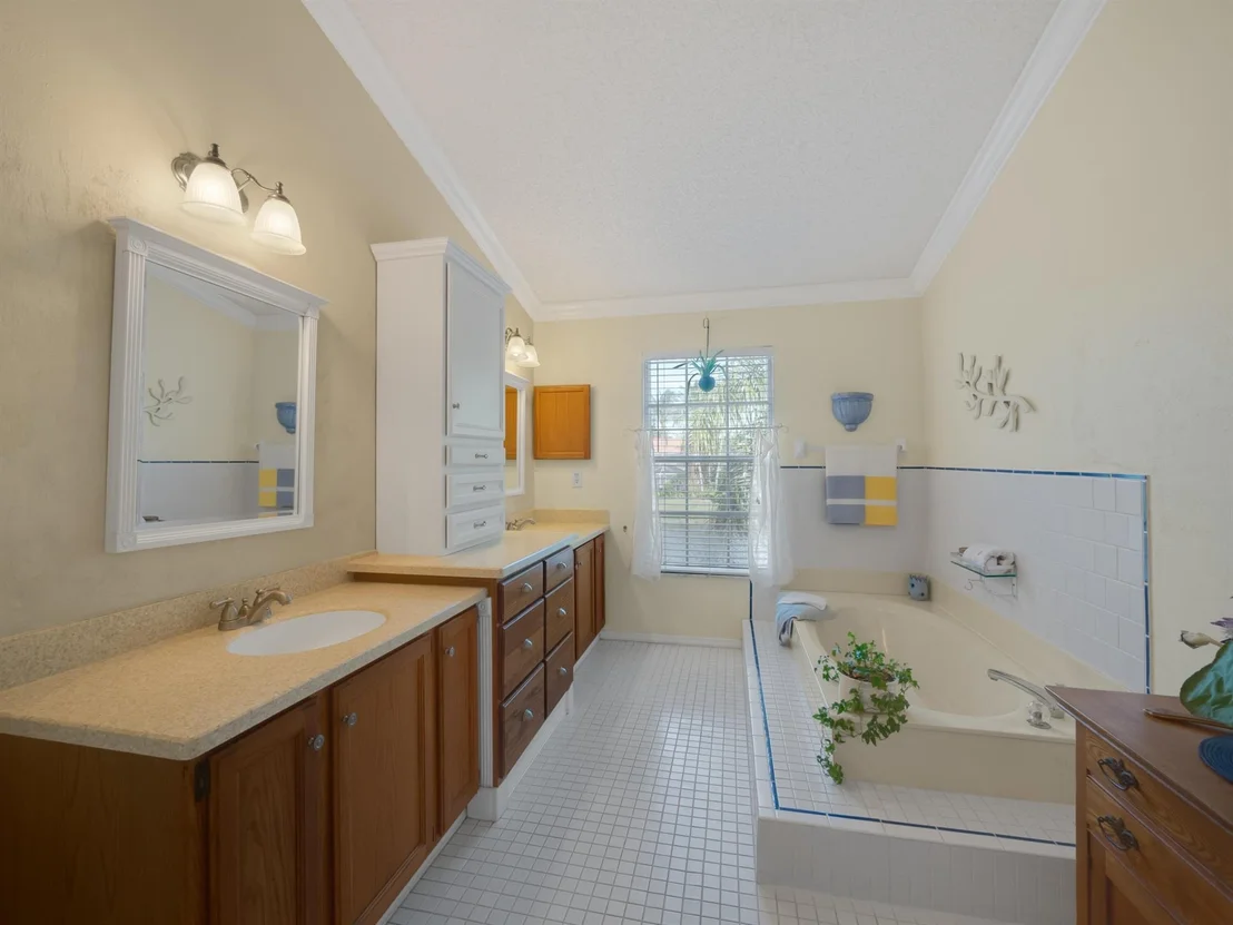 Photo of 1005 Pine Lake Circle