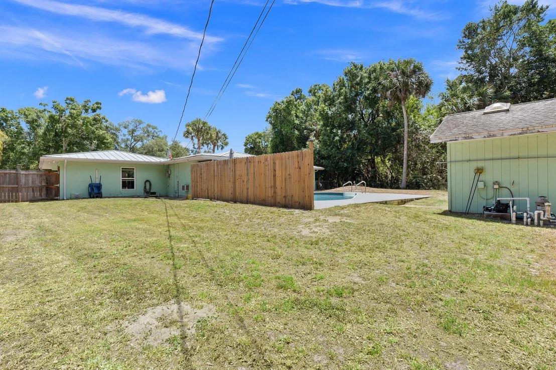 Photo of 1835 Flora Lane