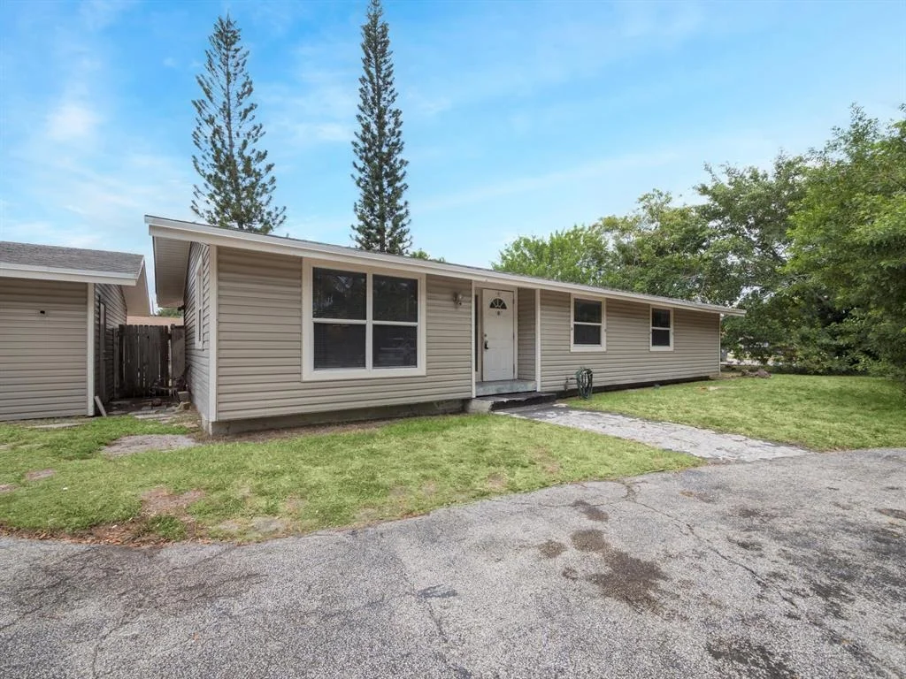 Photo of 5037 Lake Boulevard