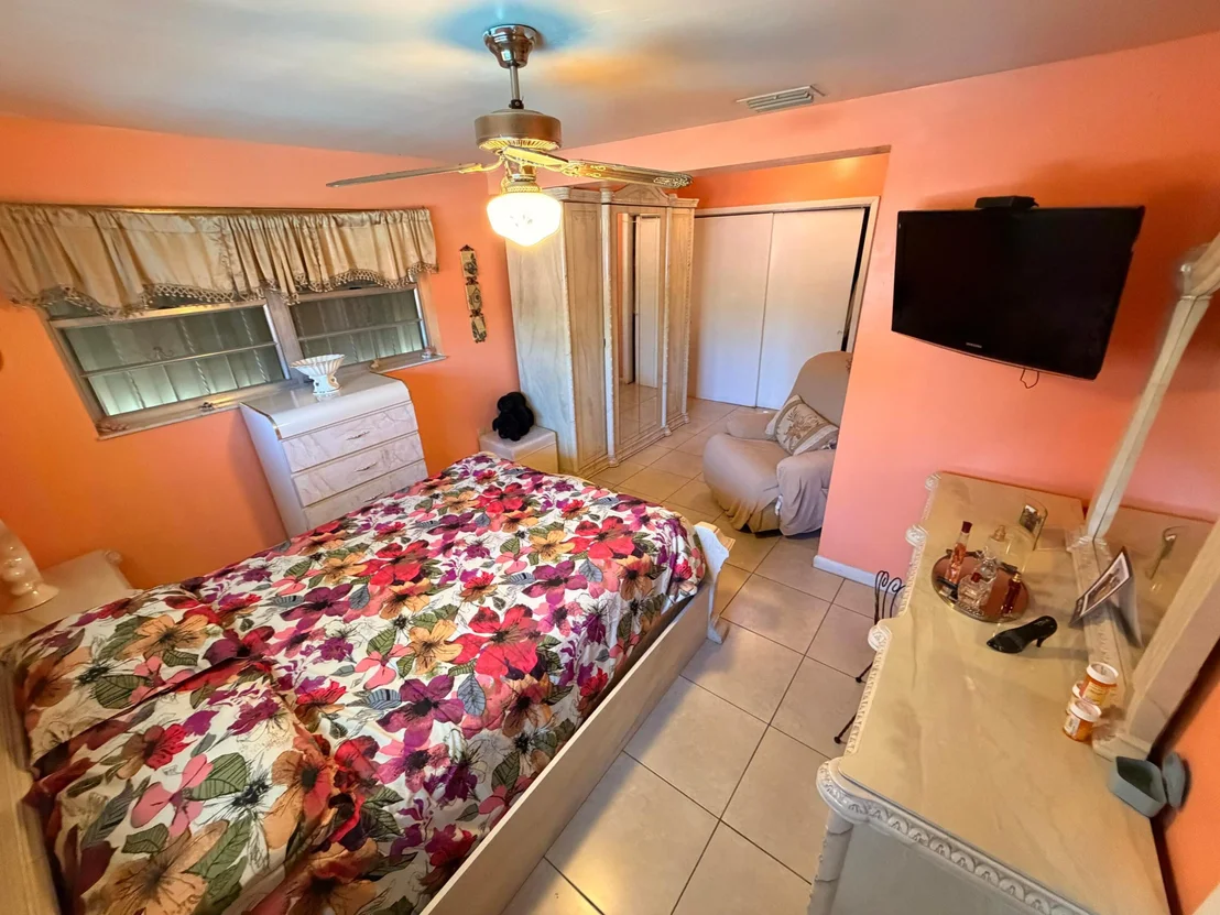 Photo of 743 W 55th Place