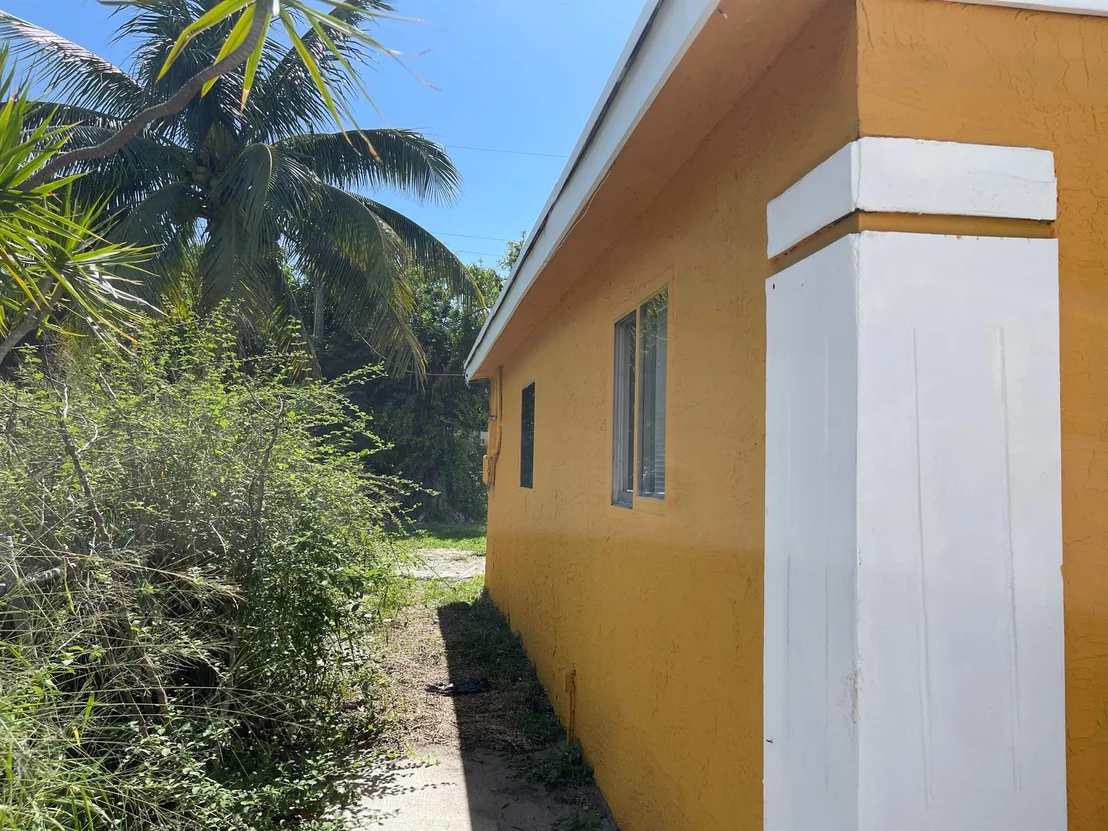 Photo of 3690 Seacrest Boulevard