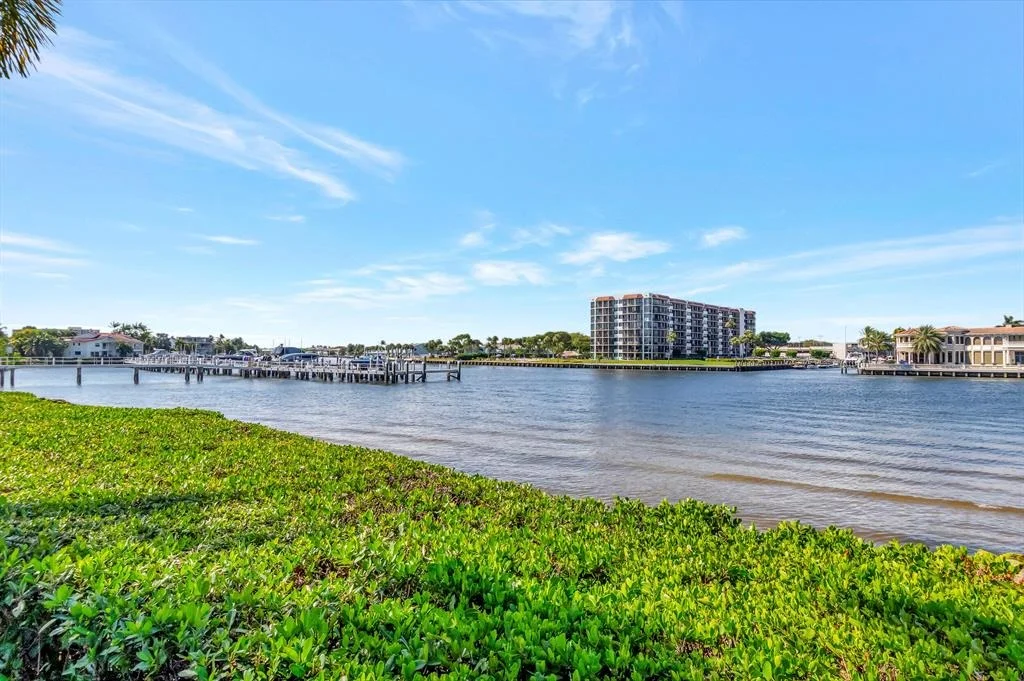 Photo of 4022 S Ocean Boulevard