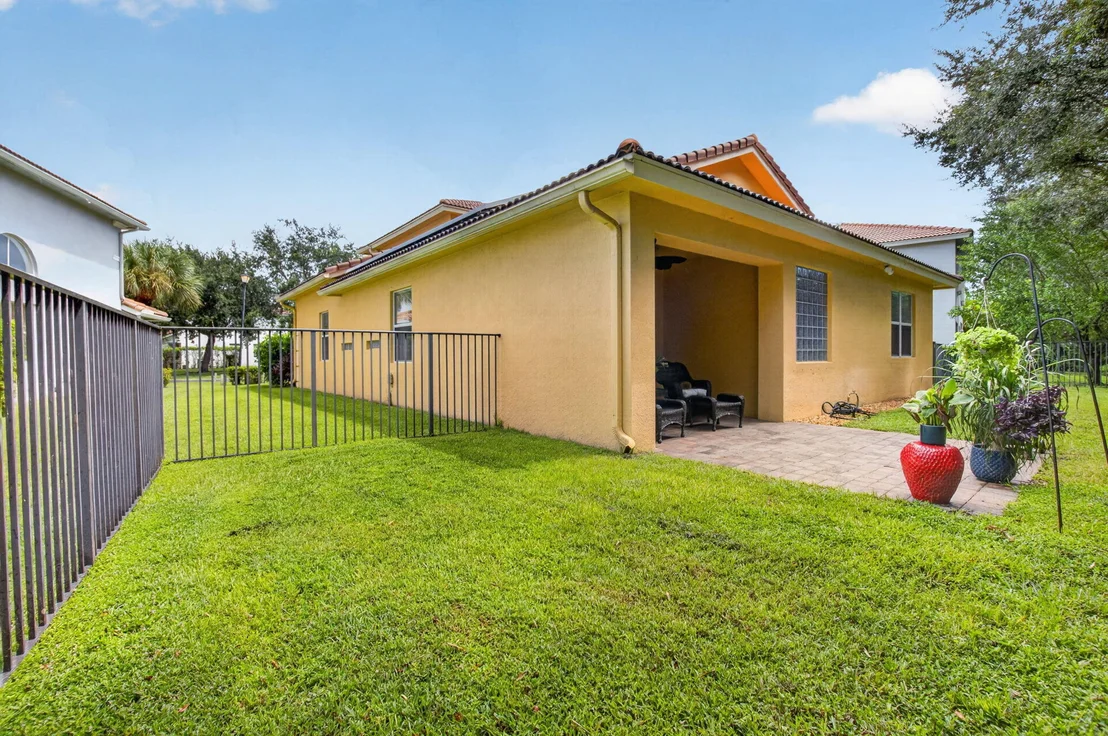 Photo of 9262 Silver Glen Way