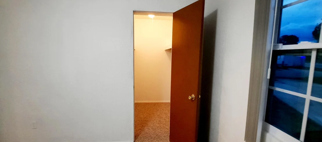 Photo of 1067 Elm Street