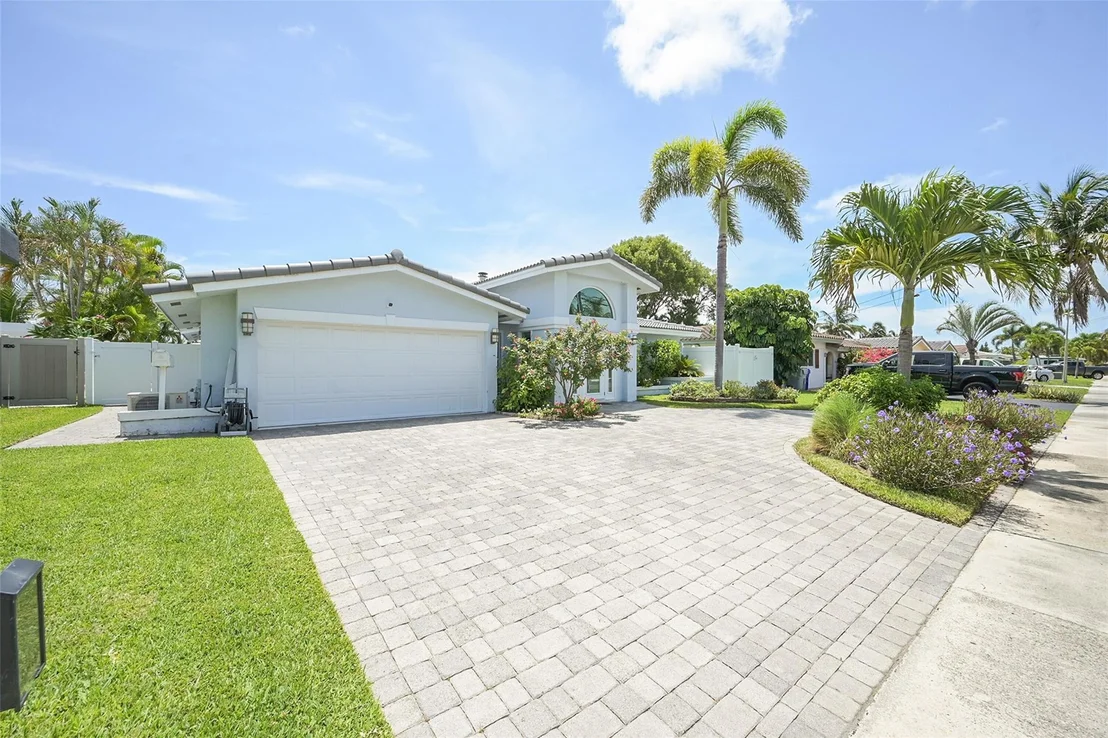 Photo of 340 SE 5th Avenue