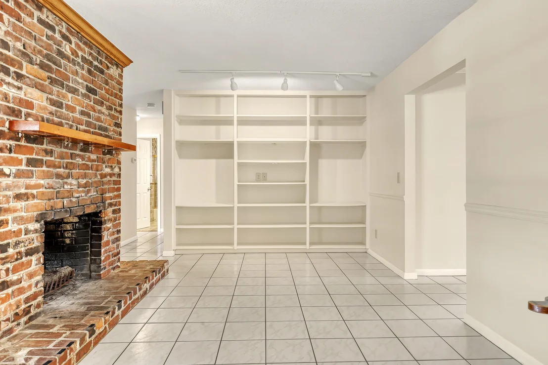 Photo of 2288 Windsor Road