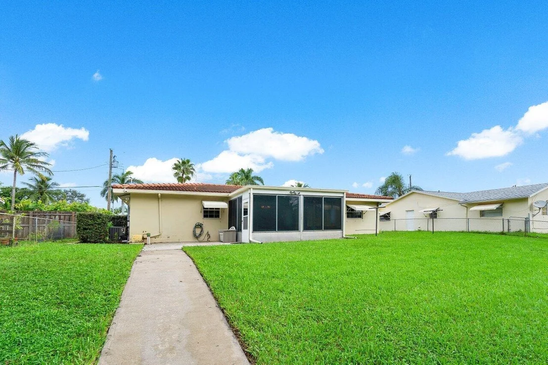 Photo of 16 Velaire Drive