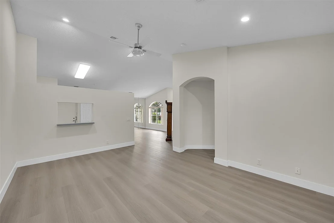 Photo of 6141 Heliconia Road