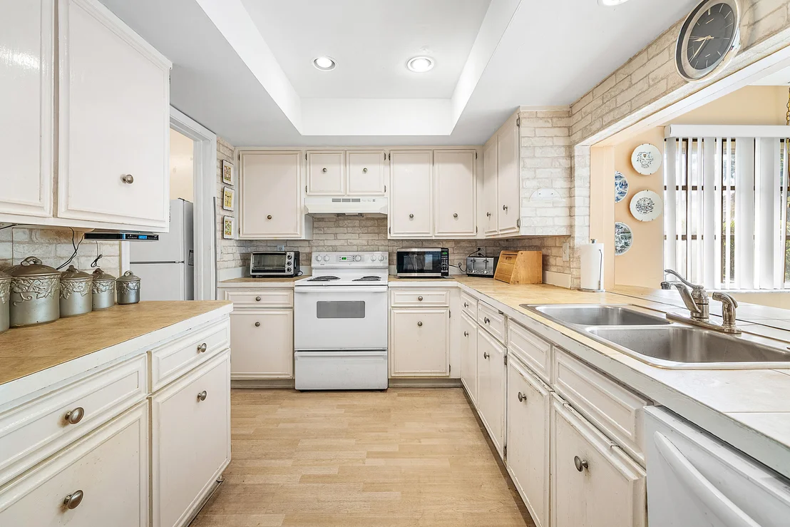 Photo of 446 Pine Villa Drive