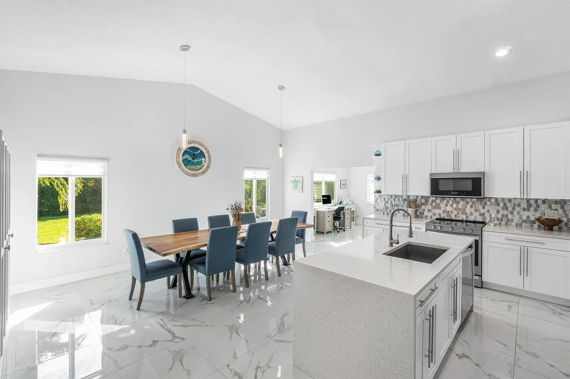 Photo of 2350 Riviera Drive