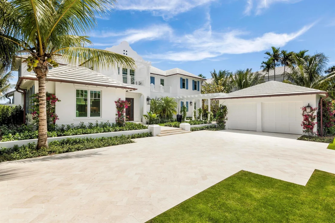 Photo of 584 Island Drive