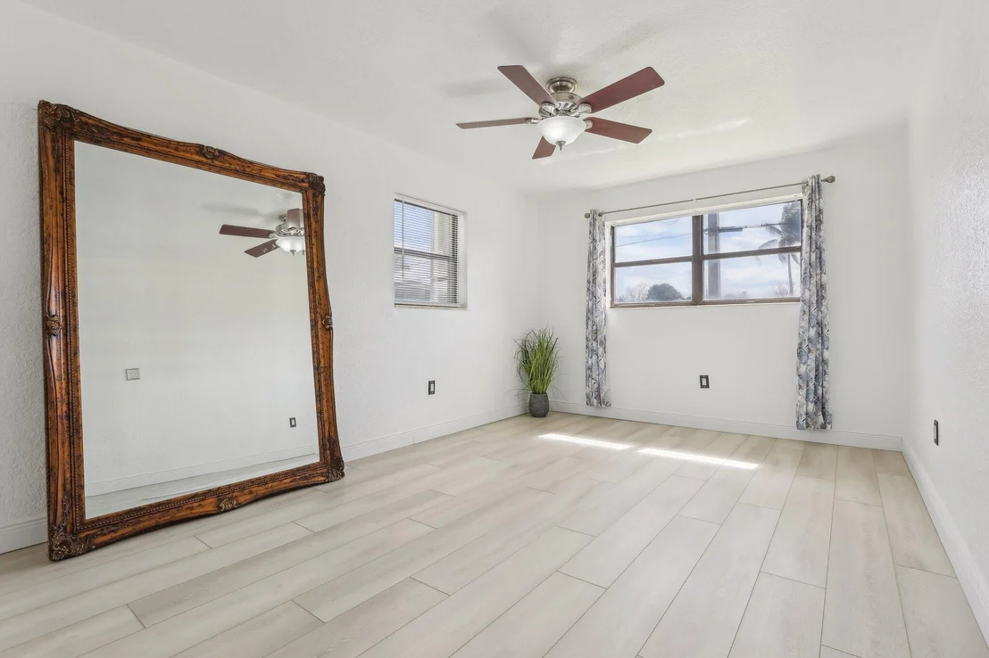 Photo of 220 Greenbrier Drive