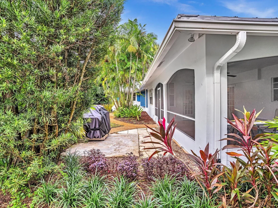 Photo of 3204 Lakeview Drive