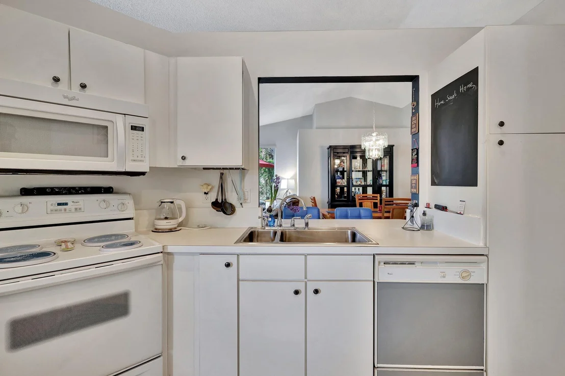 Photo of 8177 Palm Gate Drive