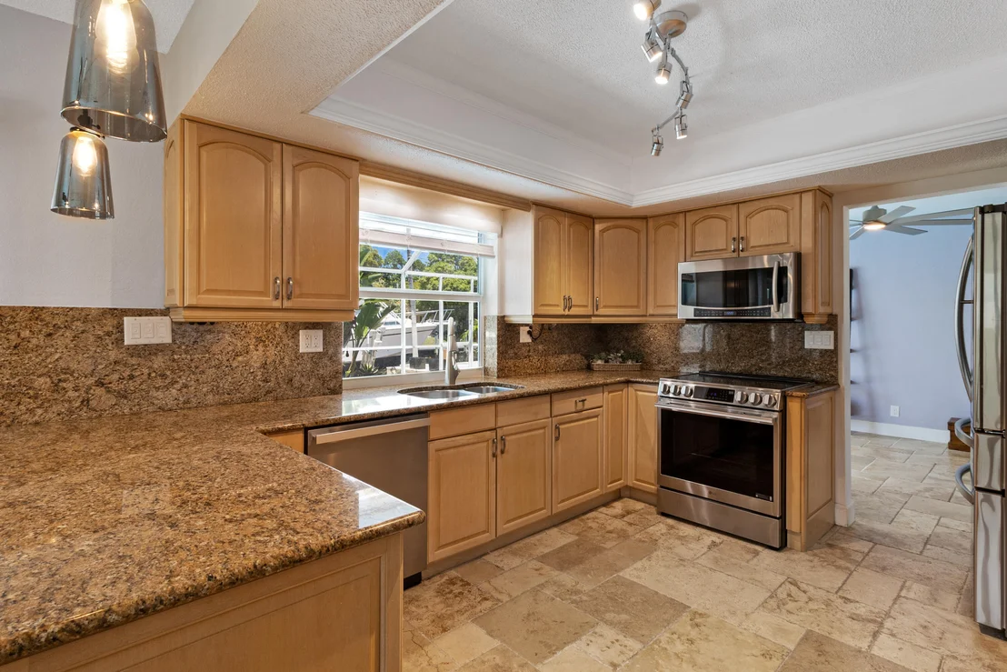 Photo of 611 SE 9TH Avenue