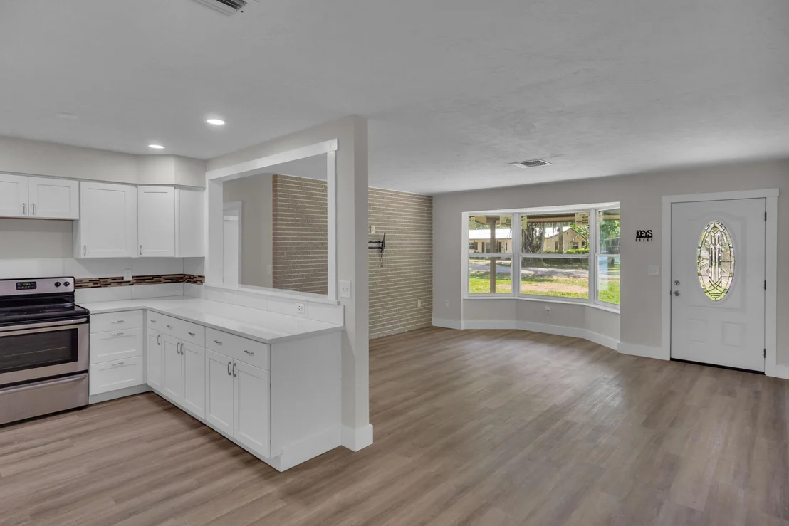 Photo of 817 SE 9th Court