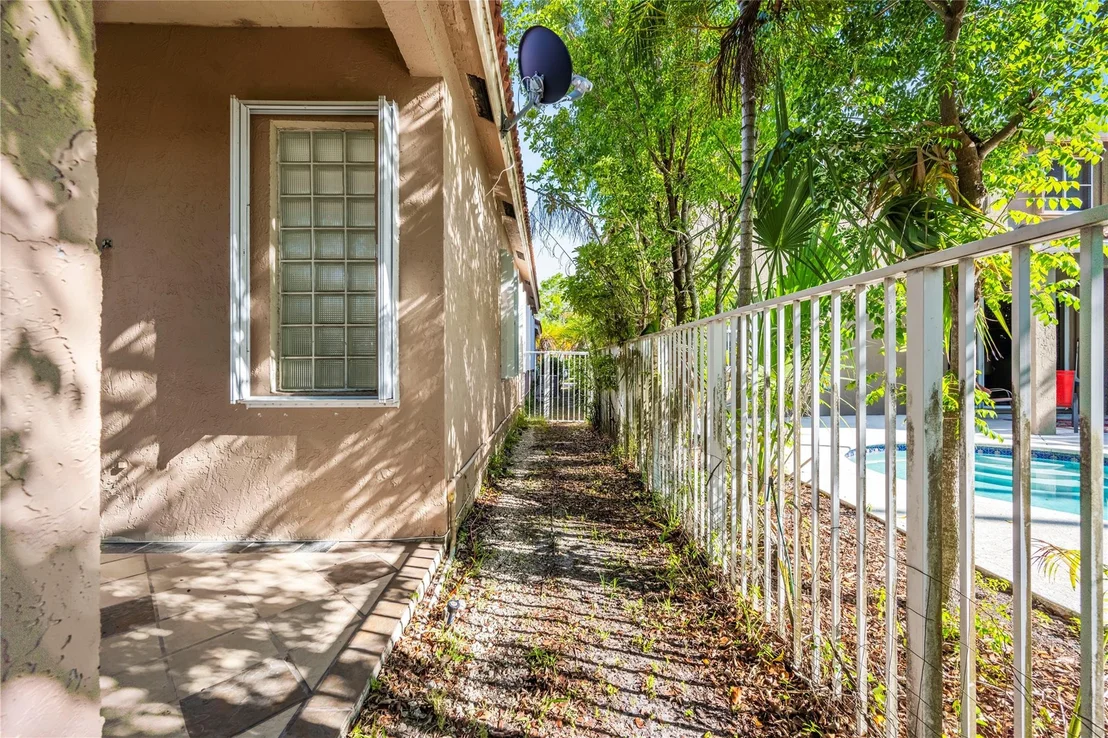 Photo of 934 S Sunflower Circle