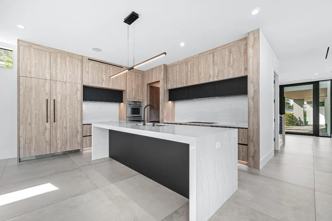 Photo of 3445 Harbor Road N