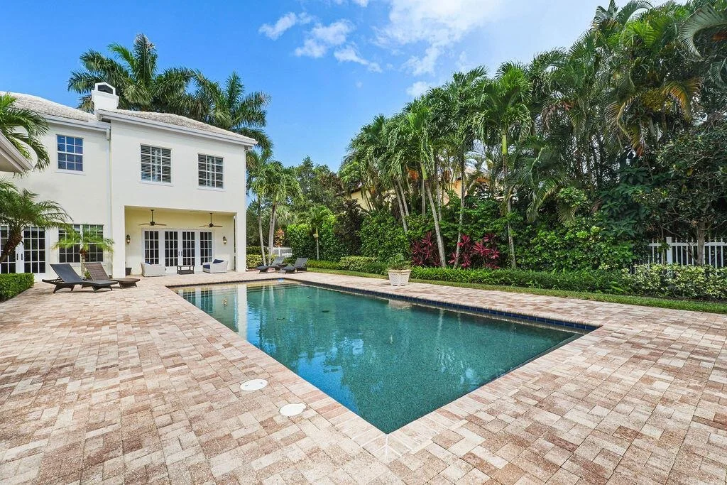 Photo of 3338 Greenway Drive