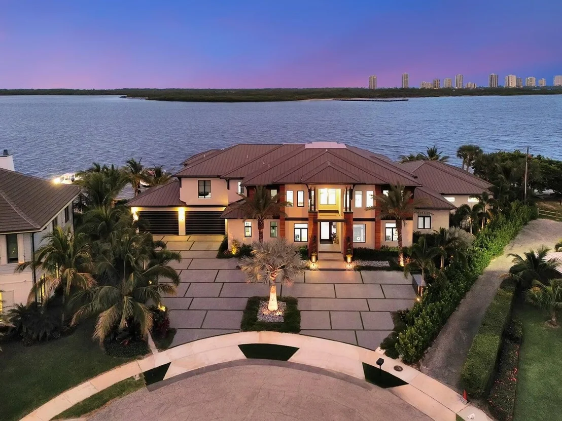 Photo of 712 Lakeside Circle