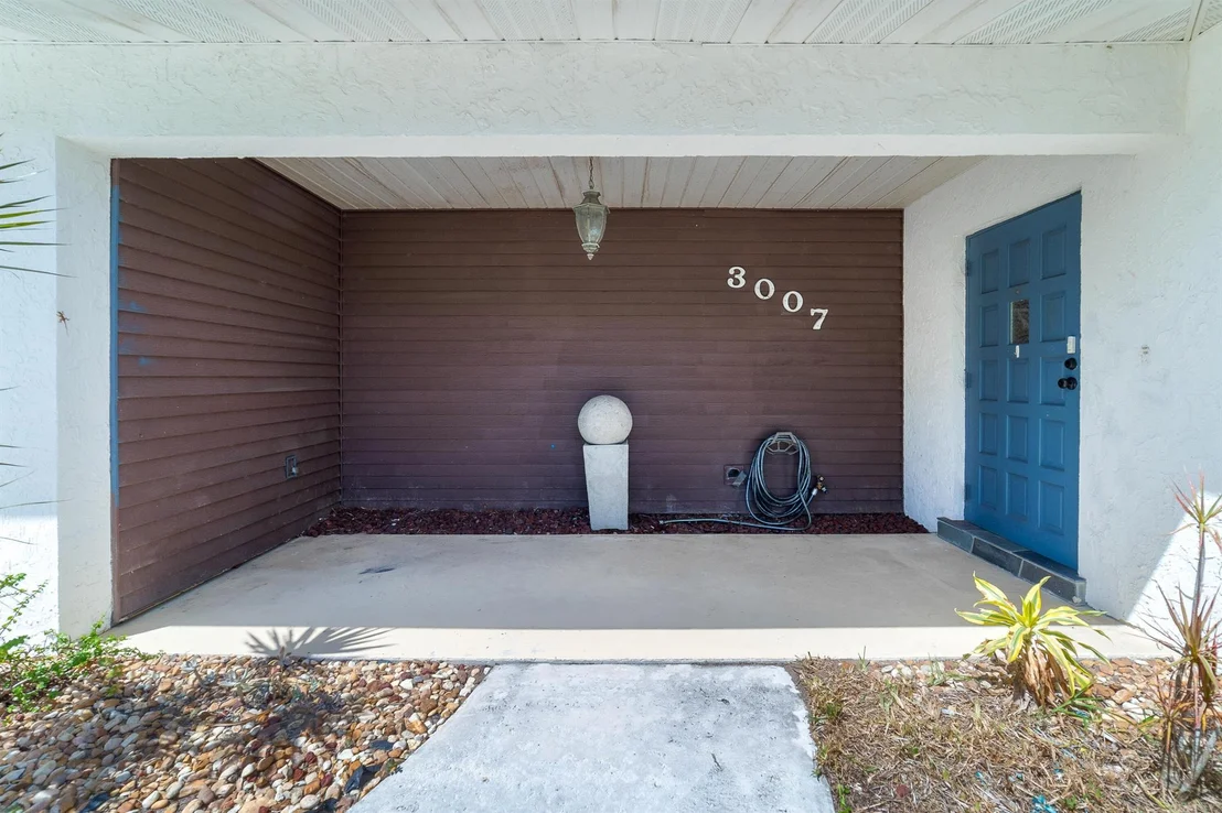 Photo of 3007 Summit Street