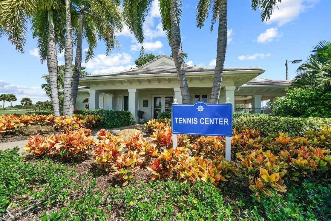Photo of 700 Lakeside Circle