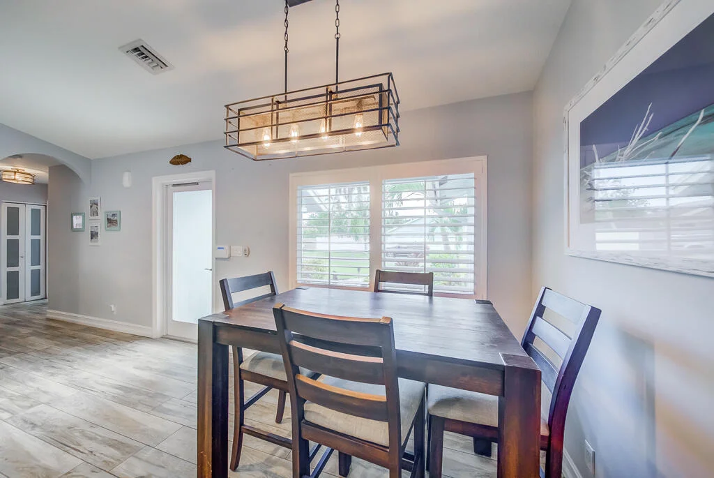 Photo of 841 NW 8th Way