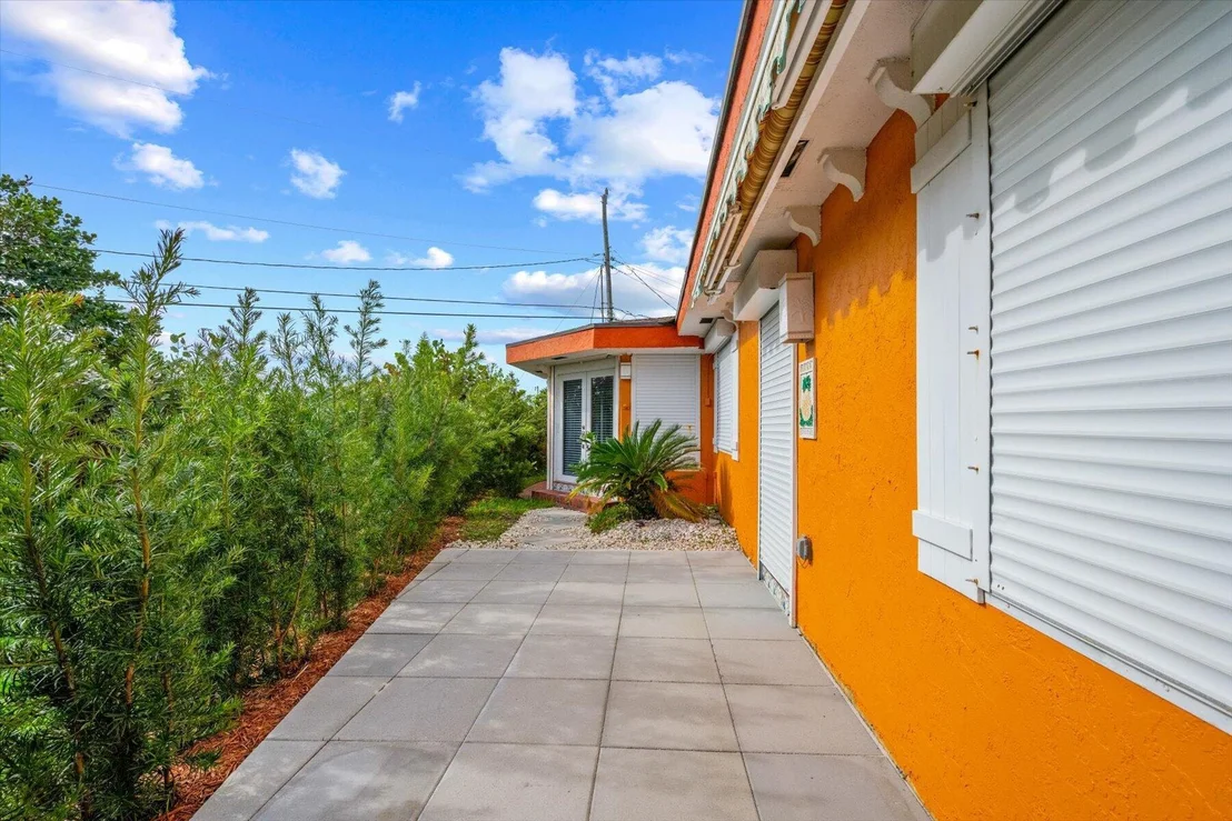 Photo of 390 Neptune Road