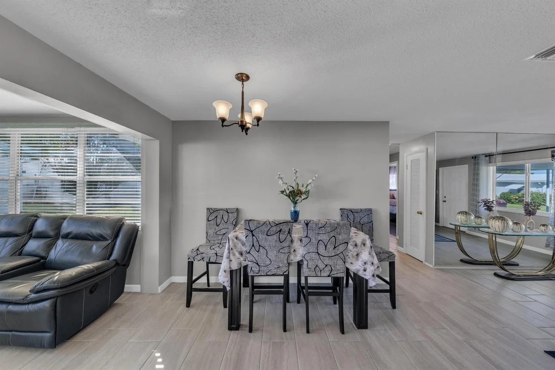 Photo of 2550 NW 2 Drive