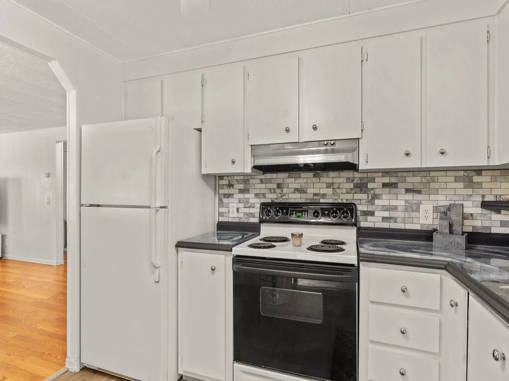 Photo of 300 NE Opal Drive