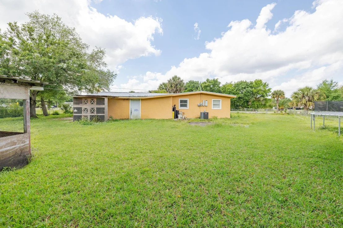 Photo of 3670 NW 27th Avenue