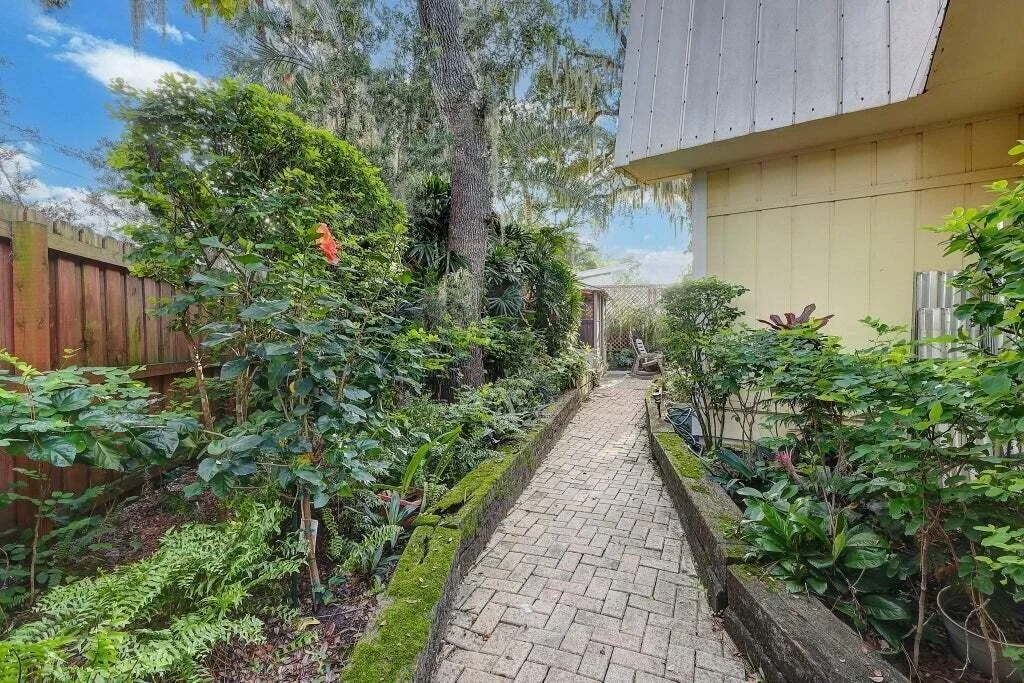 Photo of 576 SW Rustic Circle