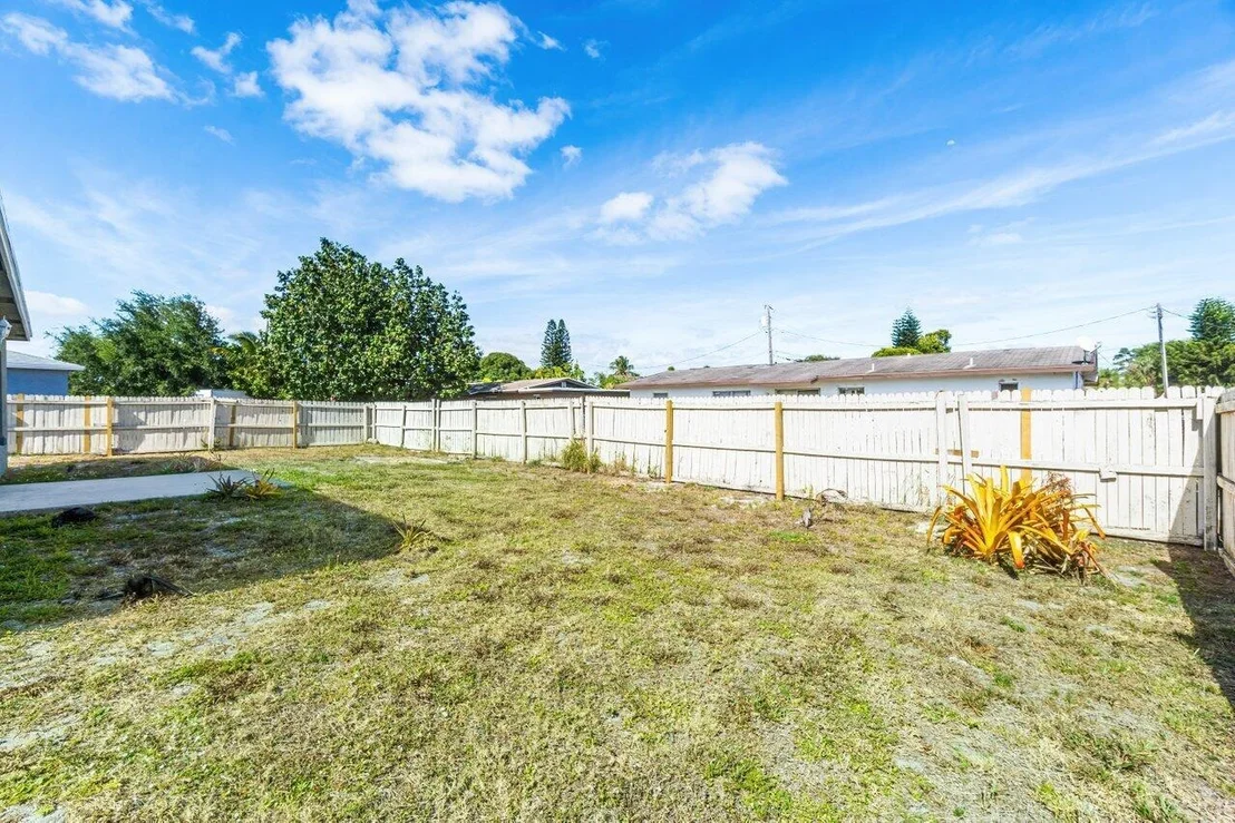Photo of 929 SE Forrest Park Drive
