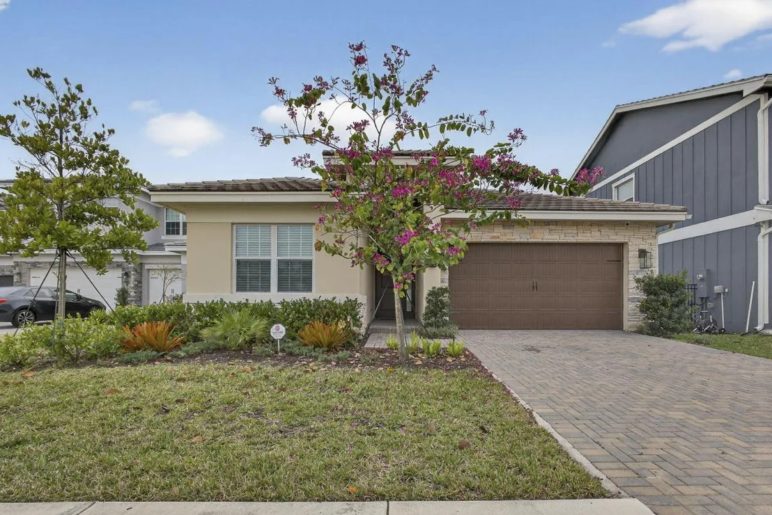 Photo of 1411 Thistle Place