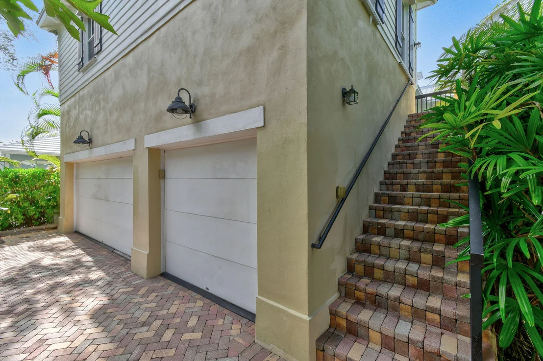 Photo of 256 W Bay Cedar Circle