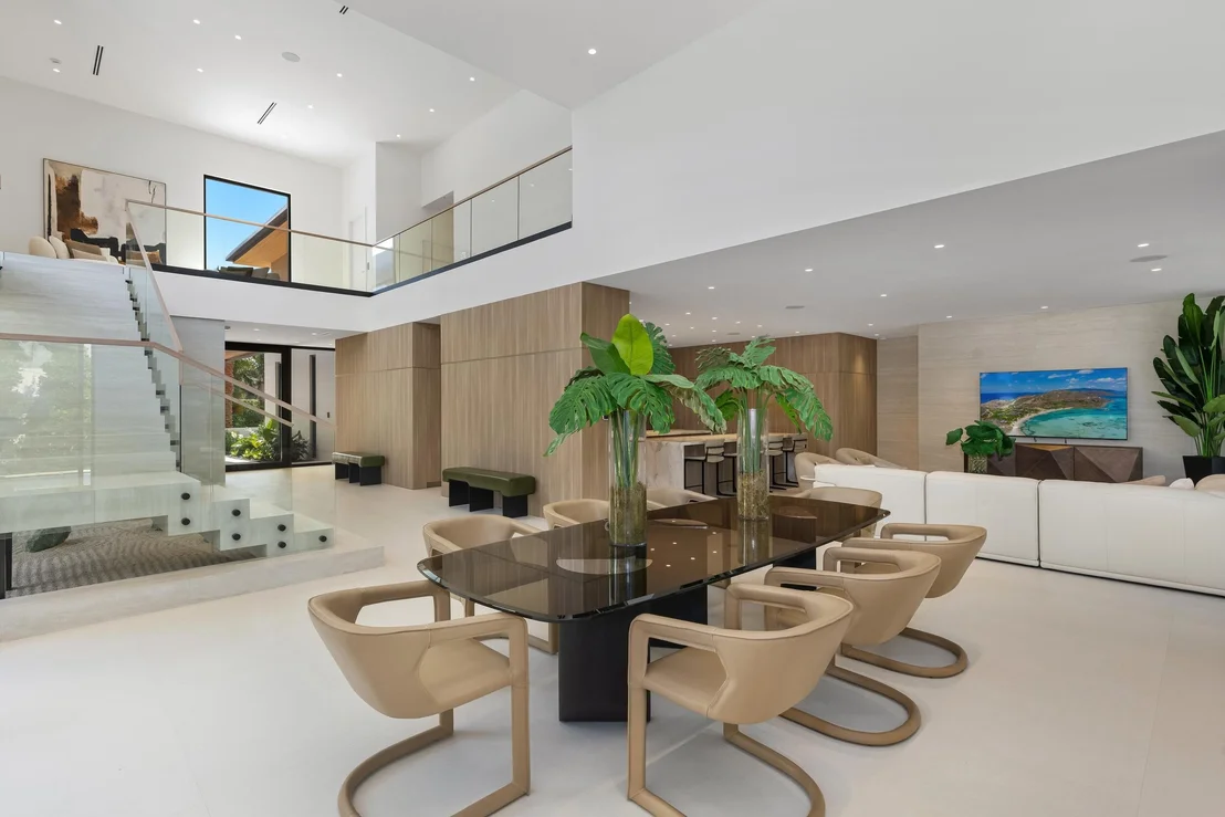 Photo of 1351 Cocoanut Road