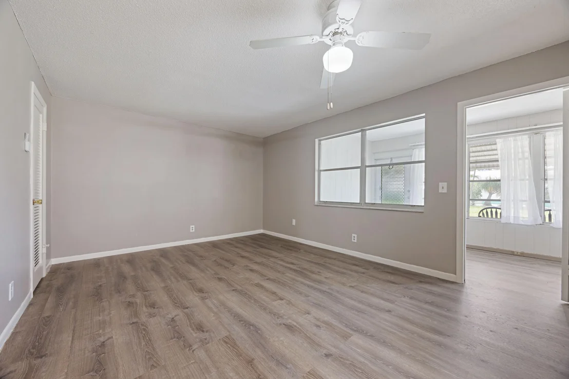 Photo of Unit C at 355 MAIN Boulevard