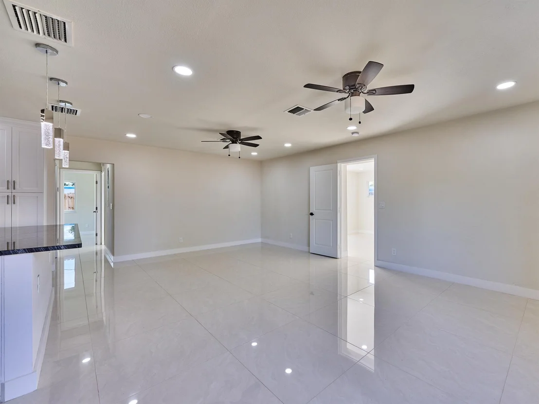 Photo of 168 SE 27th Place
