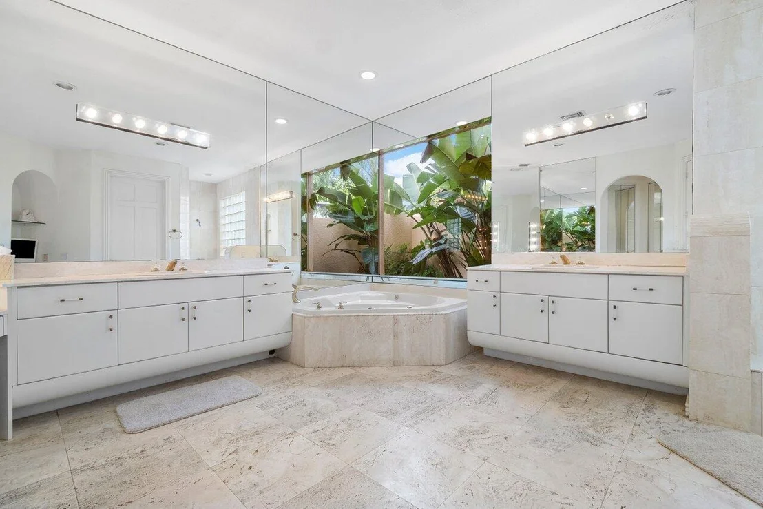 Photo of 5237 Deauville Circle