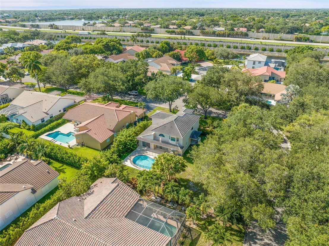Photo of 10004 NW 57th Place